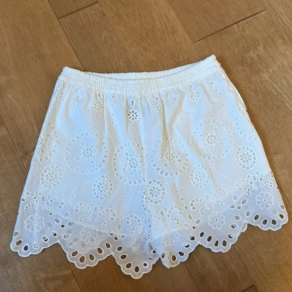 Zara White Eyelet High Waist Shorts. New! - Picture 4 of 4